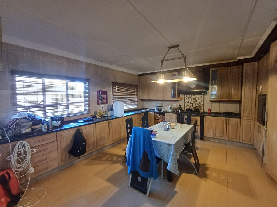 6 Bedroom Property for Sale in Wesselsbron Free State